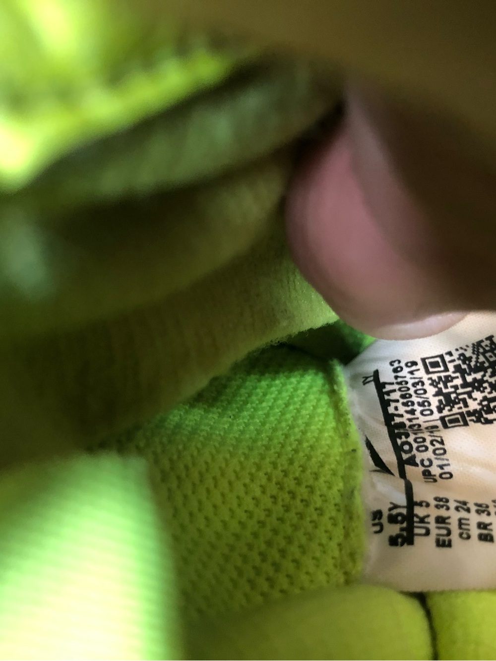 Nike Bright Yellow Cleats - Picture 16 of 16
